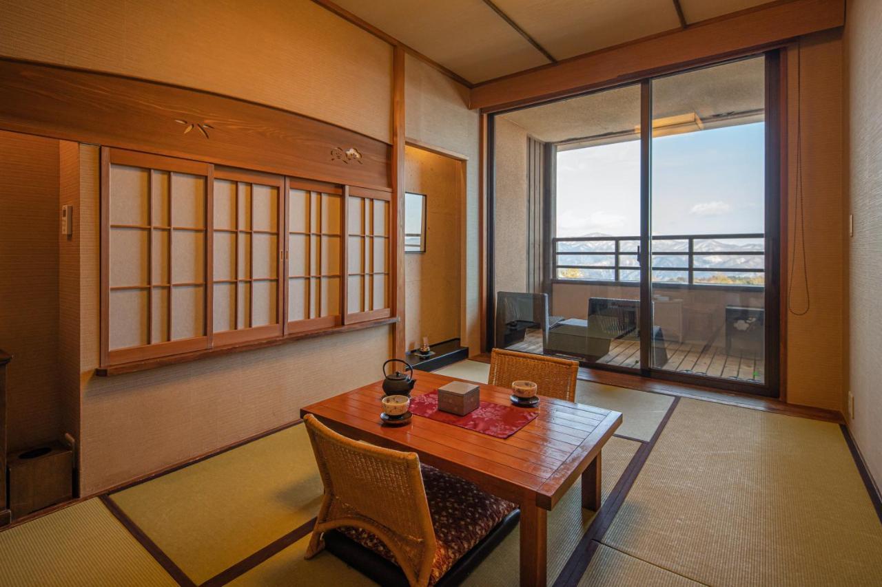 Tokinoniwa Hotel Kusatsu  Buitenkant foto